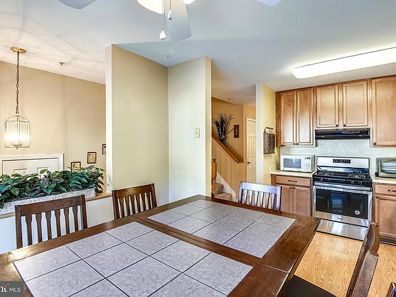 3rd image of 7811 Foxfarm Ln