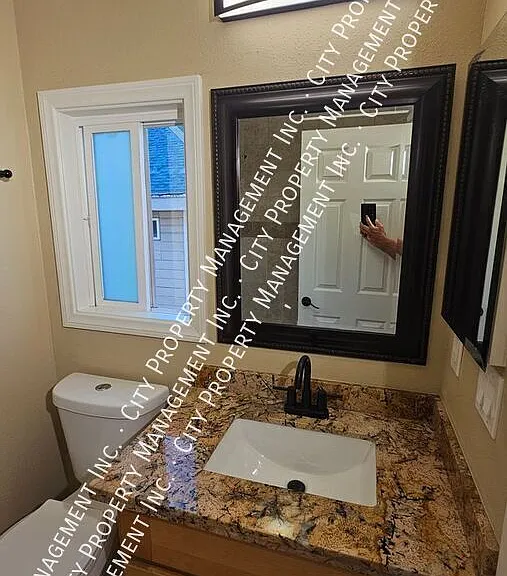 1645 Fern St #C — Photo 11