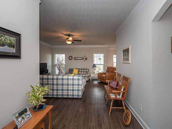 4th image of 136 Almond Dr