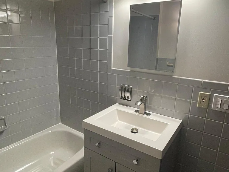 145 Caledonia St #1E — Photo 3