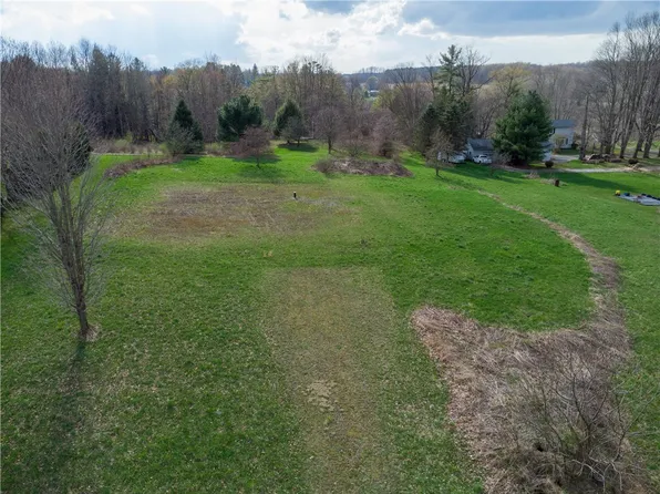 10310 Bennett Rd, Erie, PA 16510