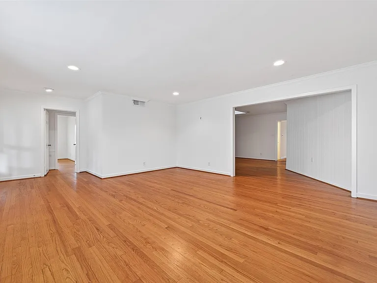 5643 Piping Rock Ln — Photo 9