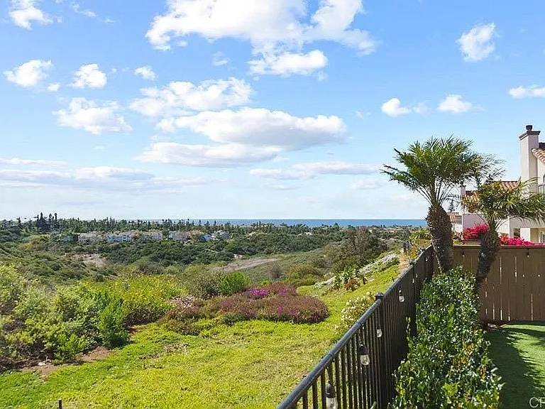 Community view of the ocean.