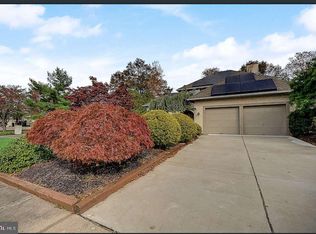 20 Fairhaven Dr, Cherry Hill, NJ 08003