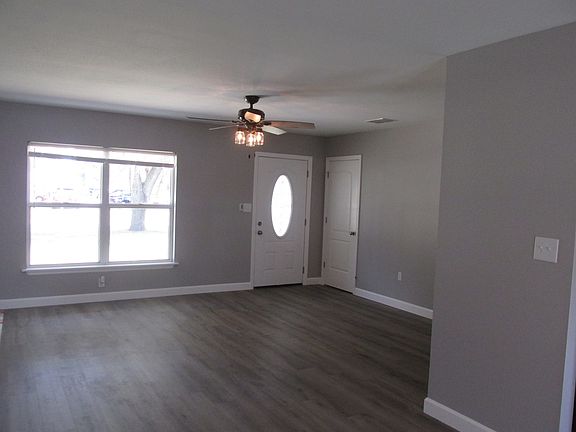 5th image of 1325 Floral Ave S