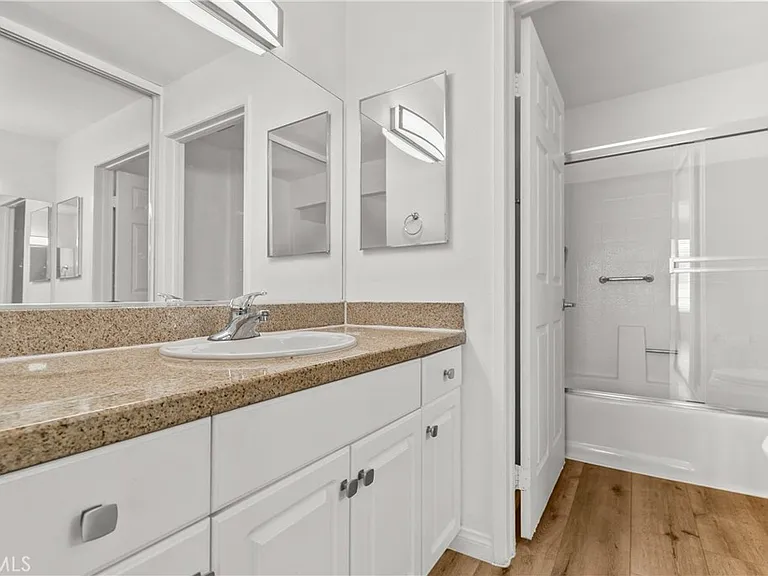 5500 Owensmouth Ave #317 — Photo 11