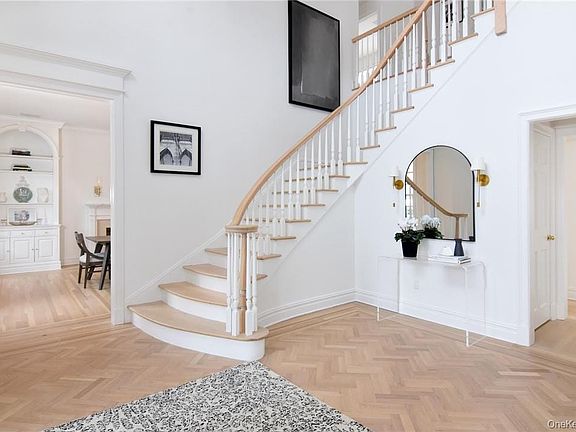2nd image of 10 Castle Rd