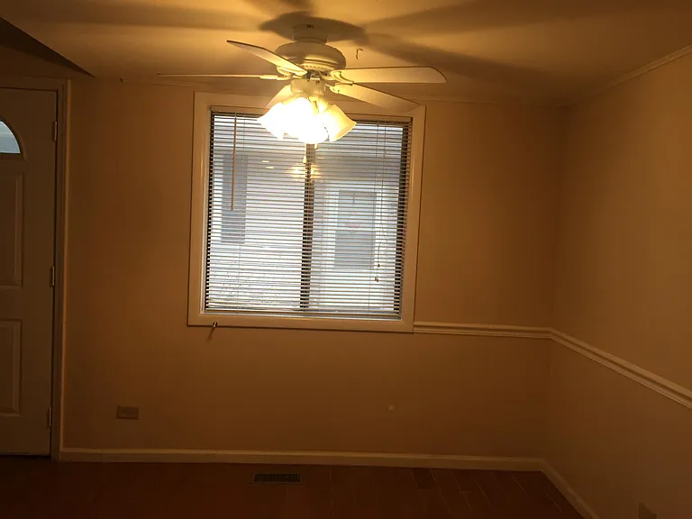 2S705 Winchester Cir E #2 — Photo 10