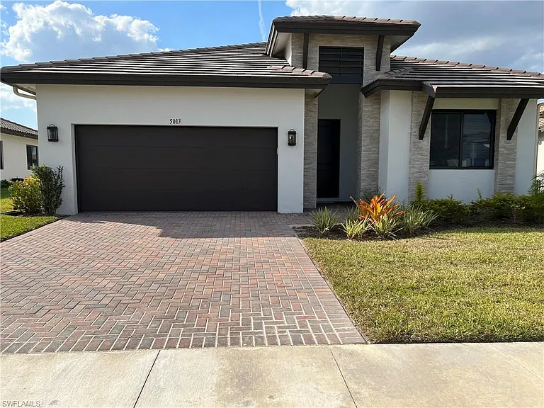 5013 Florence Dr — Photo 1