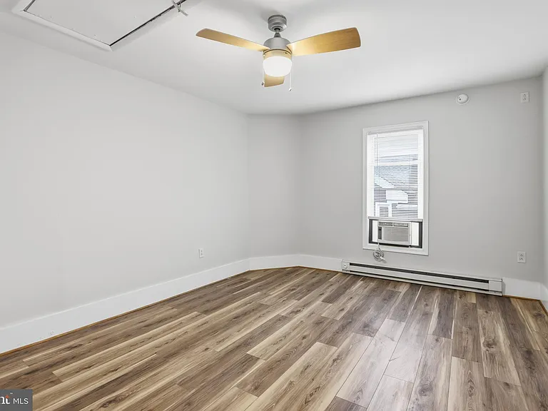 319 E A St #1 — Photo 18