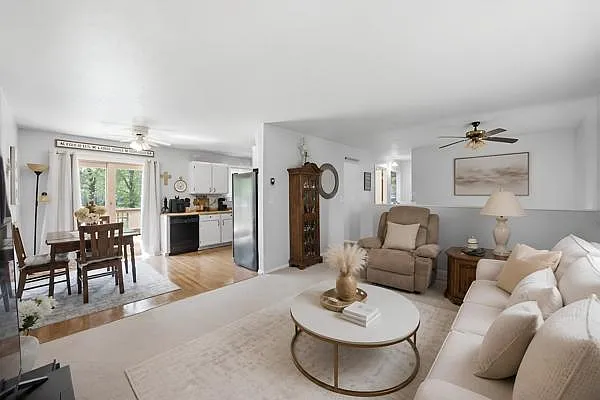 4 bed, 1924 sqft, $2,000 — Photo 4