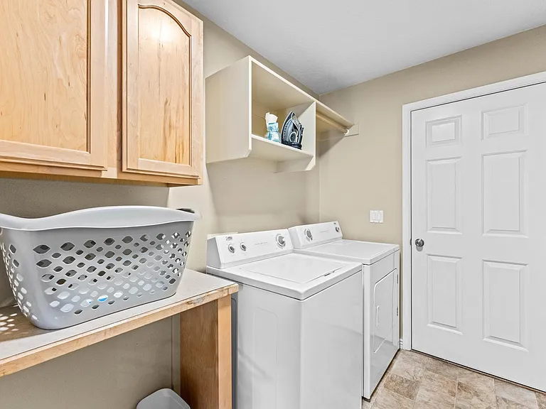 1847 W Whitestone Ct — Photo 28