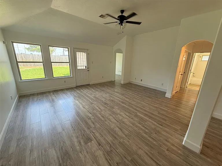 12650 Redbud Villa Ln — Photo 8