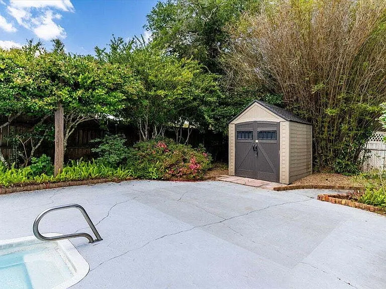 8 Stafford Cir — Photo 40