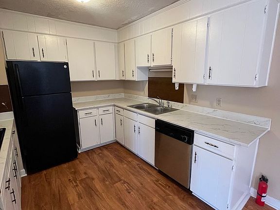 5th image of 203 S Edgewood Dr #B