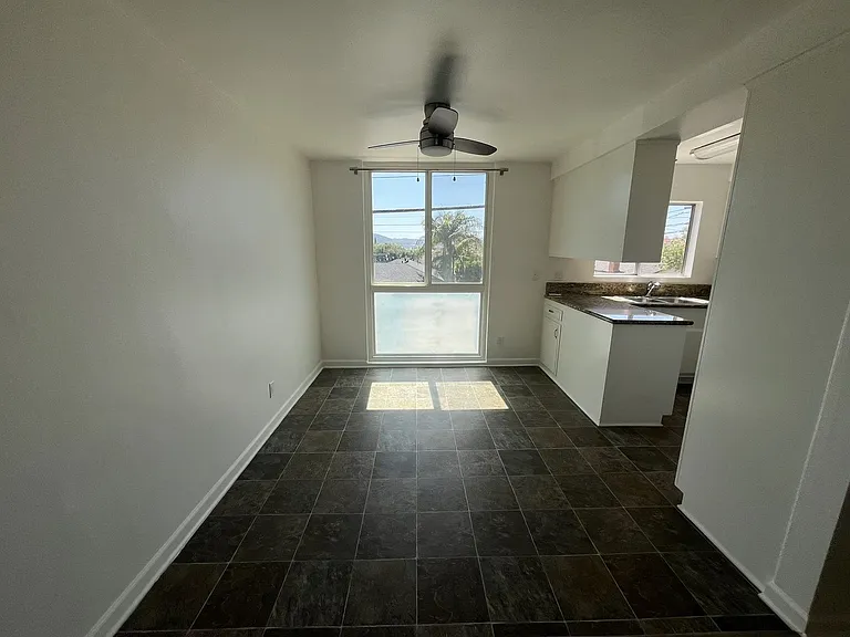 520 S 6th St — Photo 12