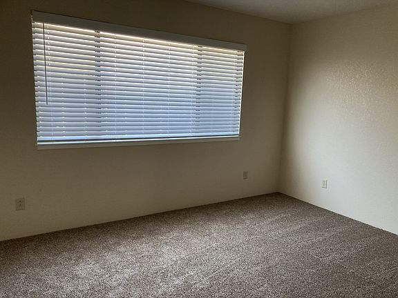 4th image of 501 Chardonnay Dr APT C