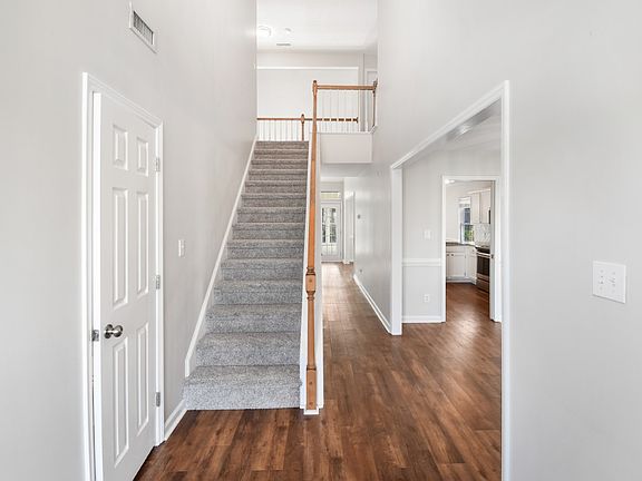 4th image of 101 Bracken Trail Cir