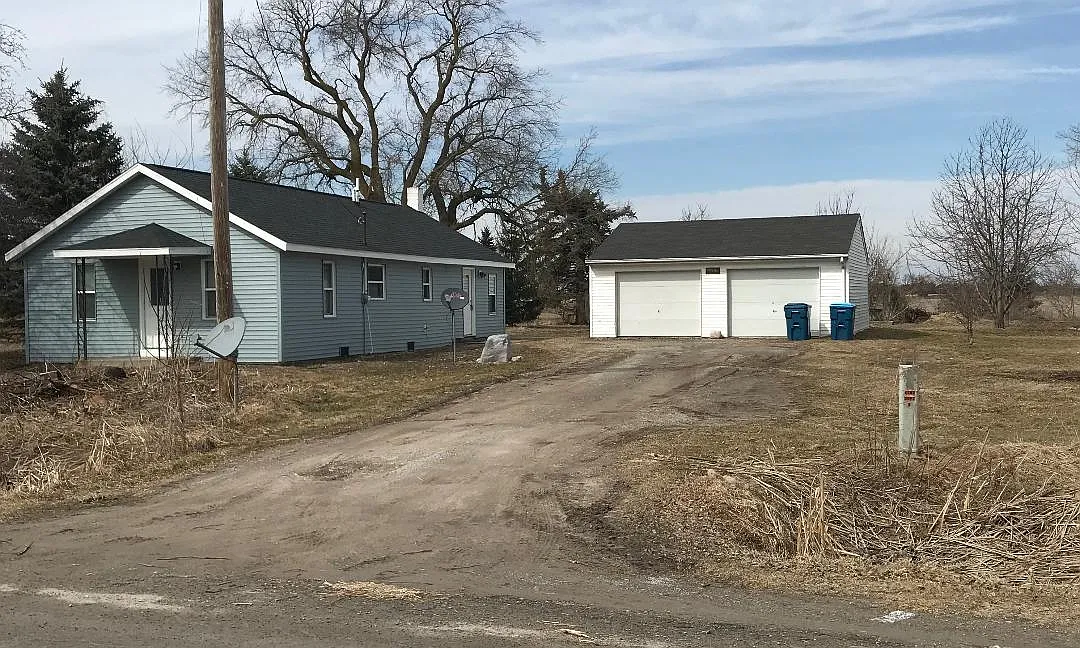 559 E Kitchen Rd photo 1