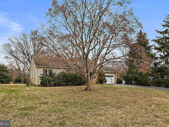 3rd image of 13305 Southwood Dr