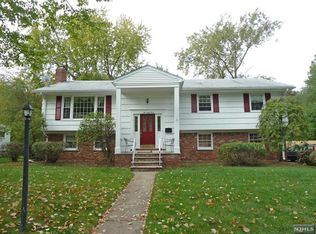 663 Drexel Rd, Paramus, NJ 07652