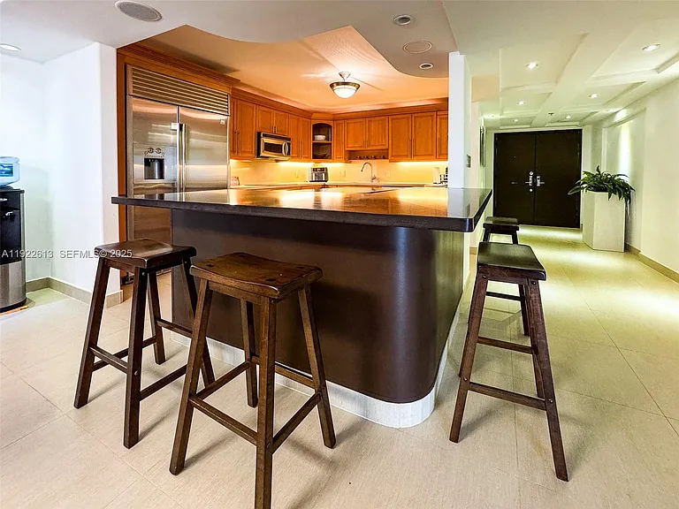 8877 Collins Ave #809 — Photo 13