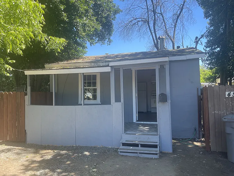 457 Emerson Ave — Photo 1