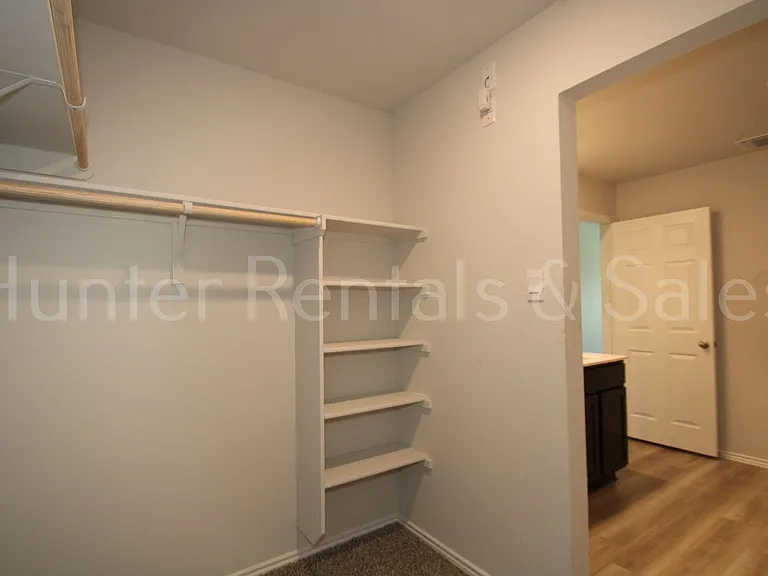 7007 Gilbert Dr — Photo 16