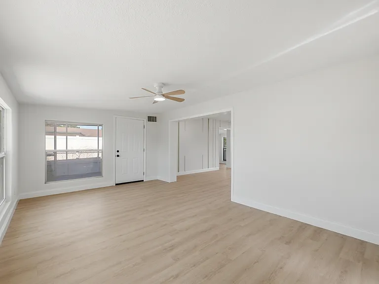 10945 Indies Dr S — Photo 14