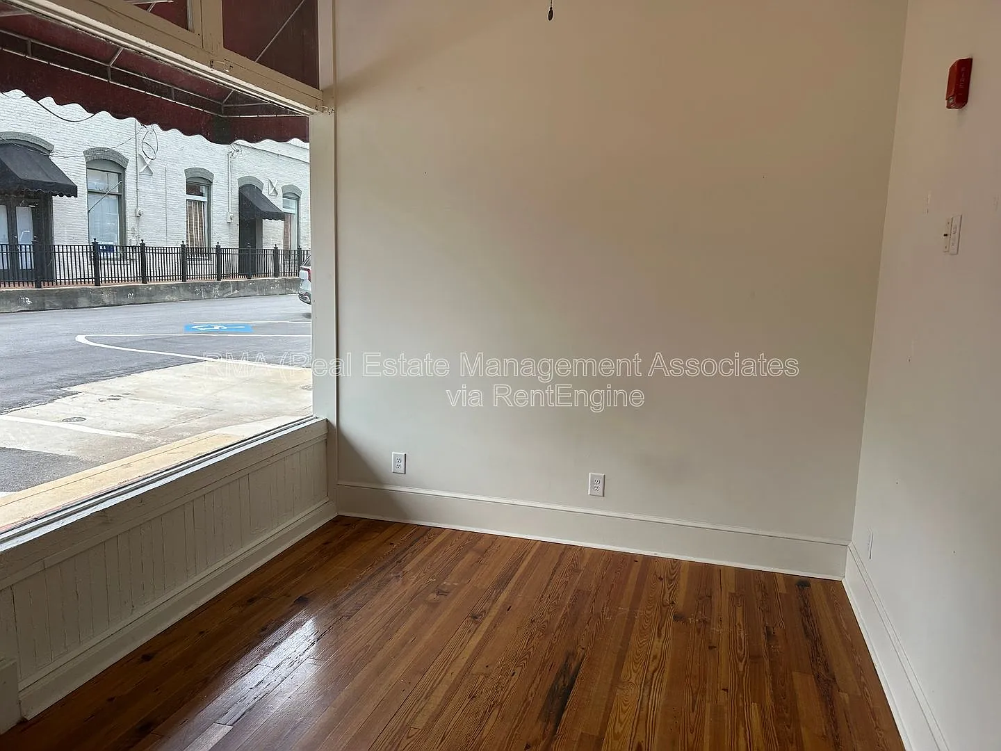 1 bed, 1.0 bath, 357 sqft, $1,100 — Photo 2