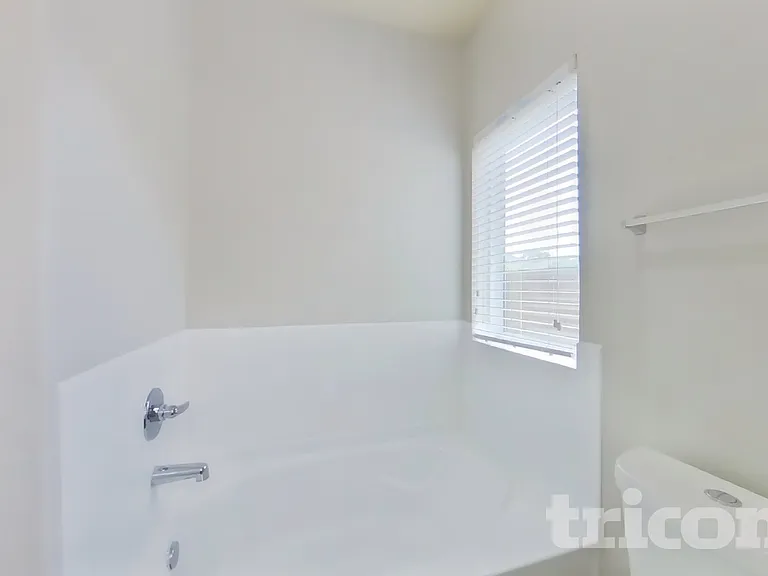 2122 Hackberry Bank Ln — Photo 8