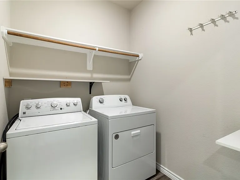 1160 Verona Dr — Photo 27