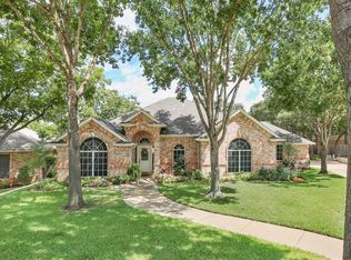 7712 Ridgeway Ct, North Richland Hills, TX 76182