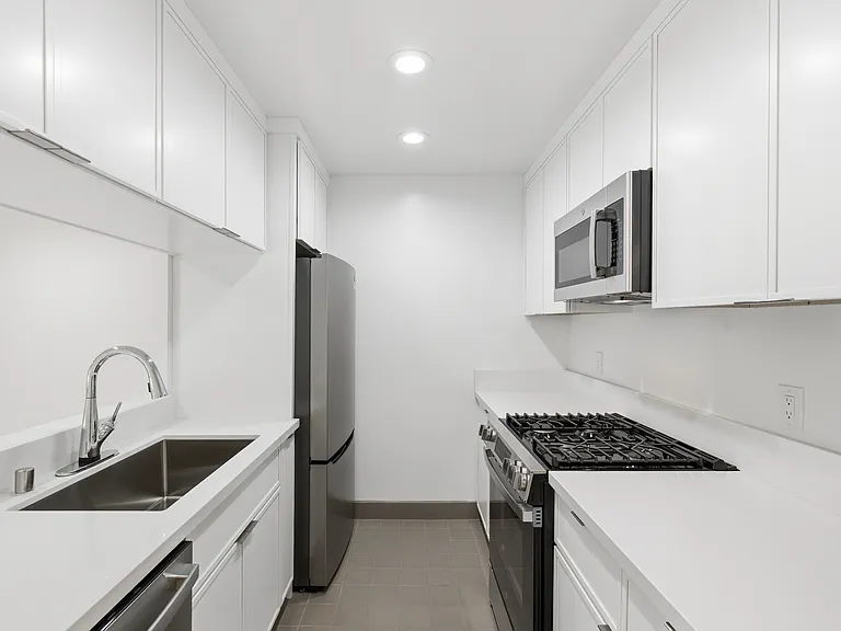 4111 Tujunga Ave #14 — Photo 7