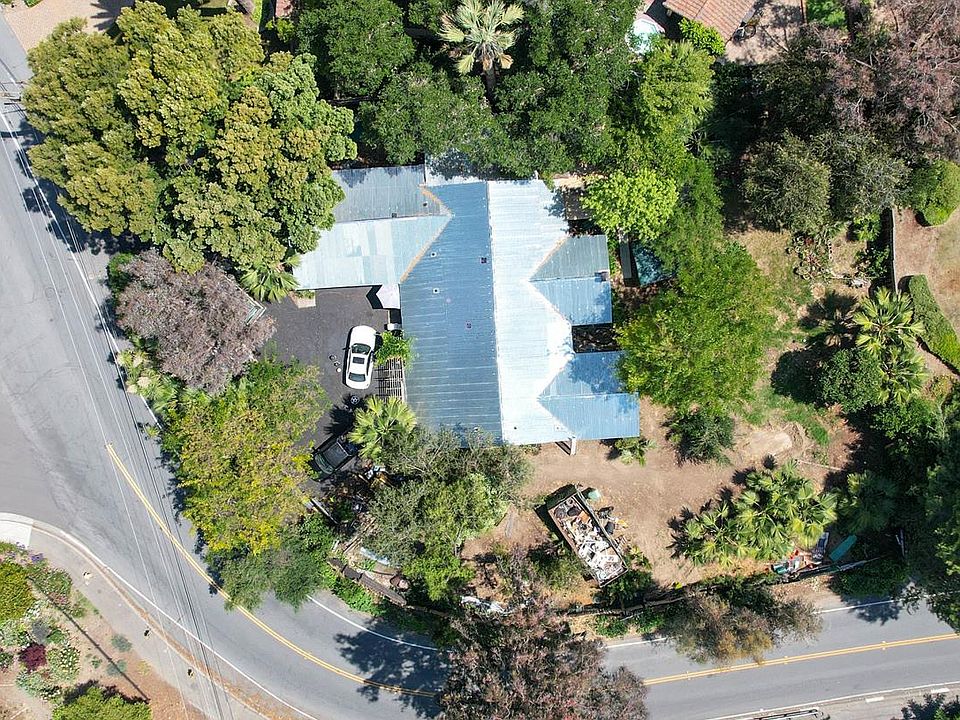 2nd image of 1724 Dry Creek Rd