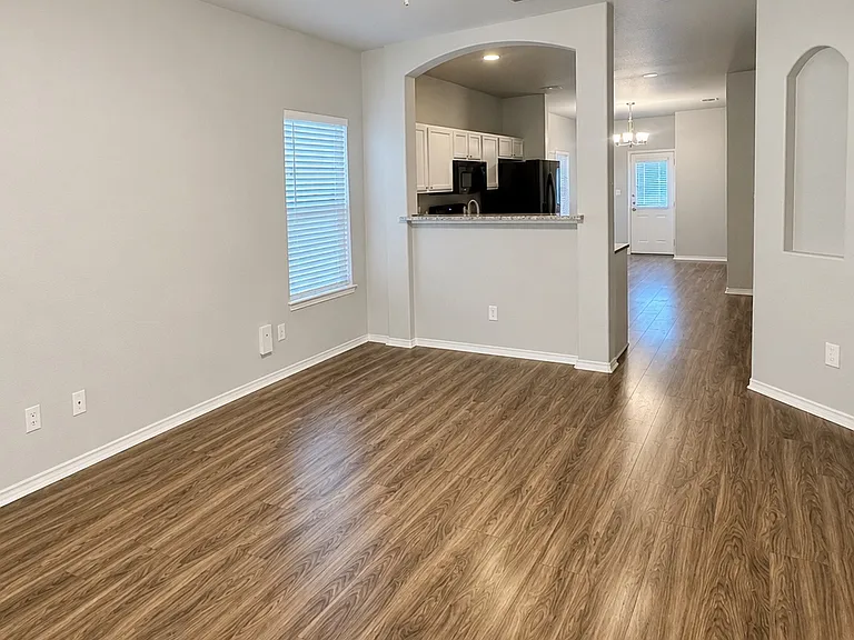3403 Alonzo Flds — Photo 2