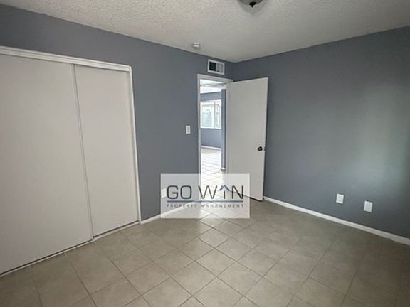 4th image of 36 E Ingram St APT B
