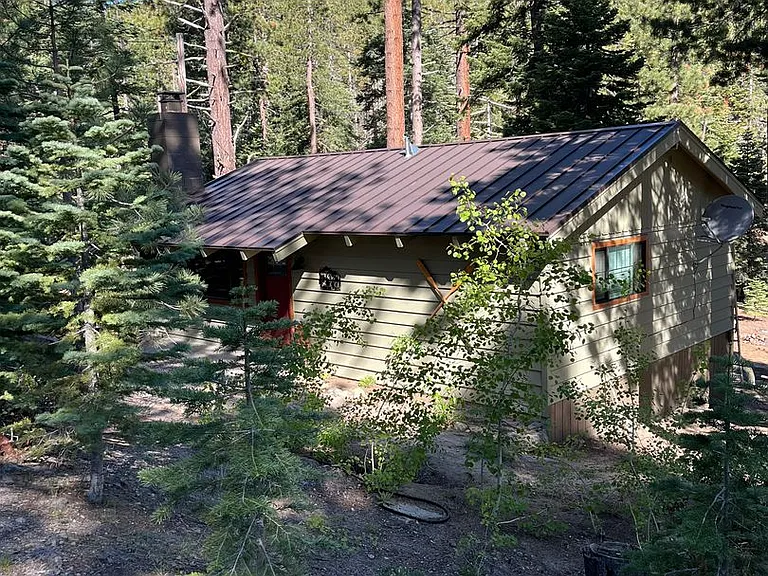 432 Sierra Dr — Photo 2