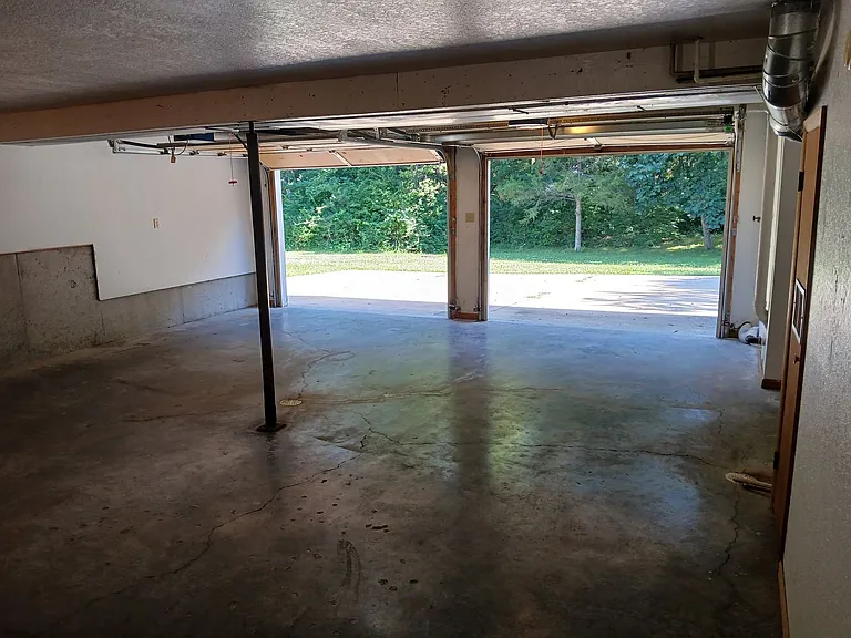 5102 Charm Ridge Dr — Photo 17