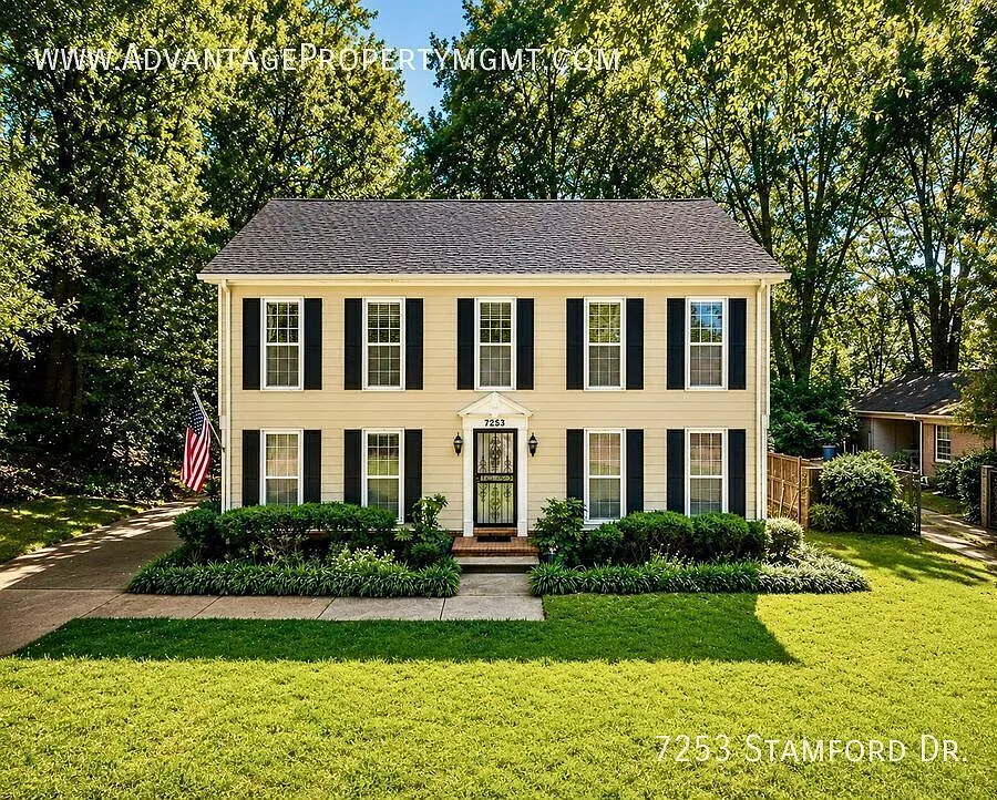 Gorgeous 4 bedroom 2.5 baths - Germantown, TN — Photo 2