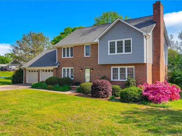 203 Huntington Rd, Easley, SC 29642