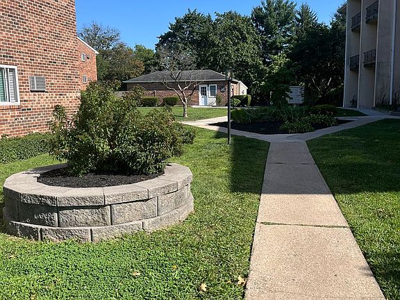 4th image of 1070 W Bridge St #D-23