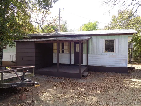 221 Oak Ave, Stigler, OK 74462