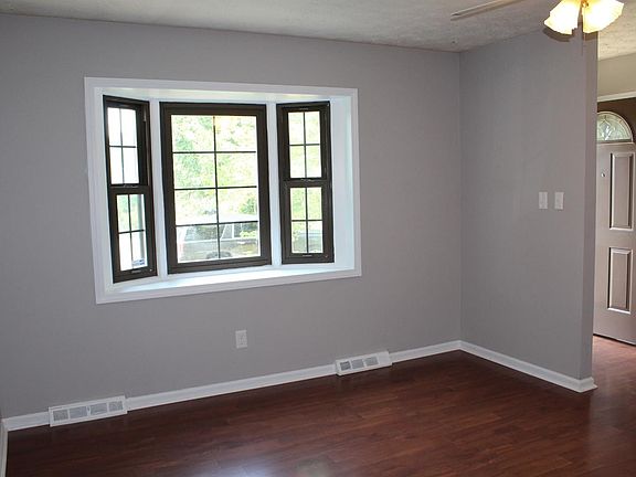3rd image of 3773 Sundart Dr