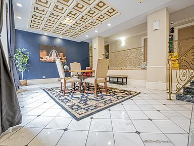 Renovated 2 Bedroom 2 Bathroom