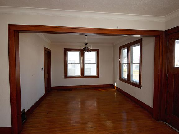 4th image of 1202 E Virginia Ave
