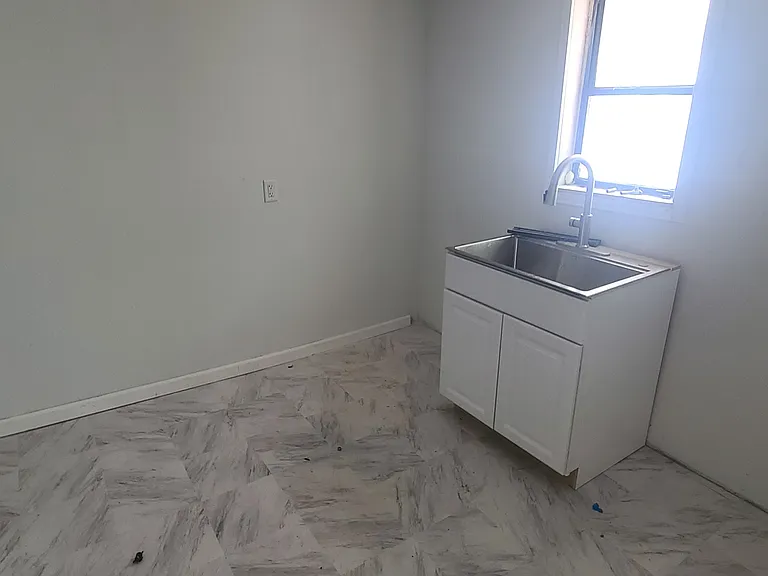 917 W Clarendon Dr — Photo 7