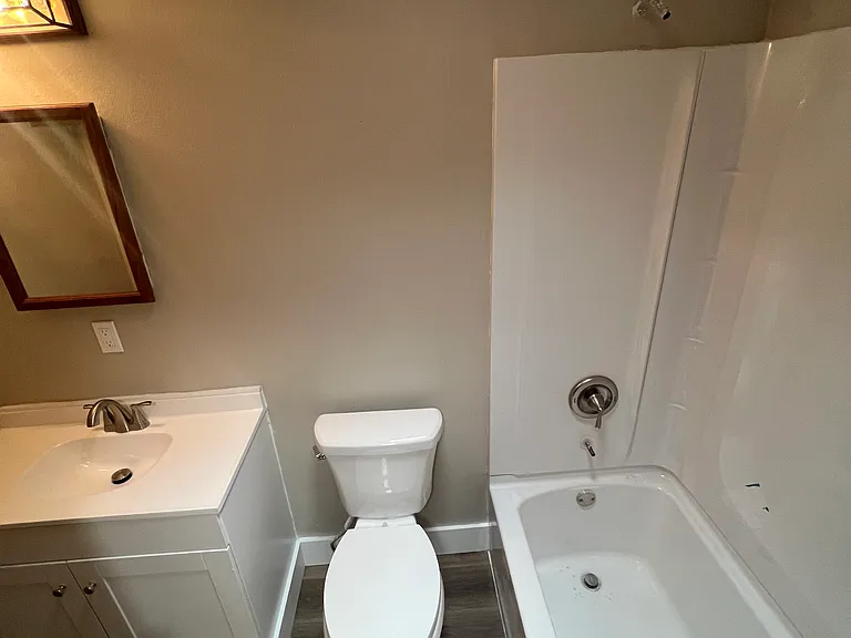 5090 Dostie Dr S — Photo 3