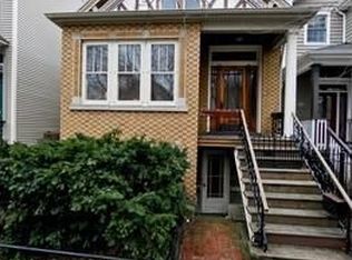 1303 W Nelson St, Chicago, IL 60657