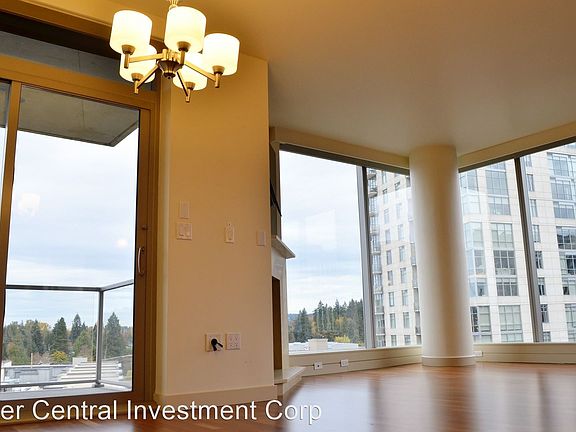 3rd image of 10610 NE 9th Pl #1226